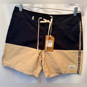 NWT Rhythm Livin Size 30 Classic Swim Trunks Navy Tan 6” Inseam Side Stripe